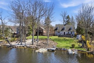 173 Point Breeze Dr, West Milford Twp., NJ 07421