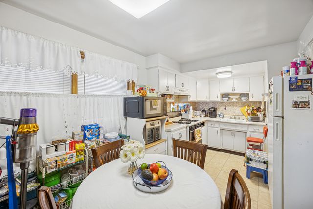 7330 39th Street, Lyons, IL 60534