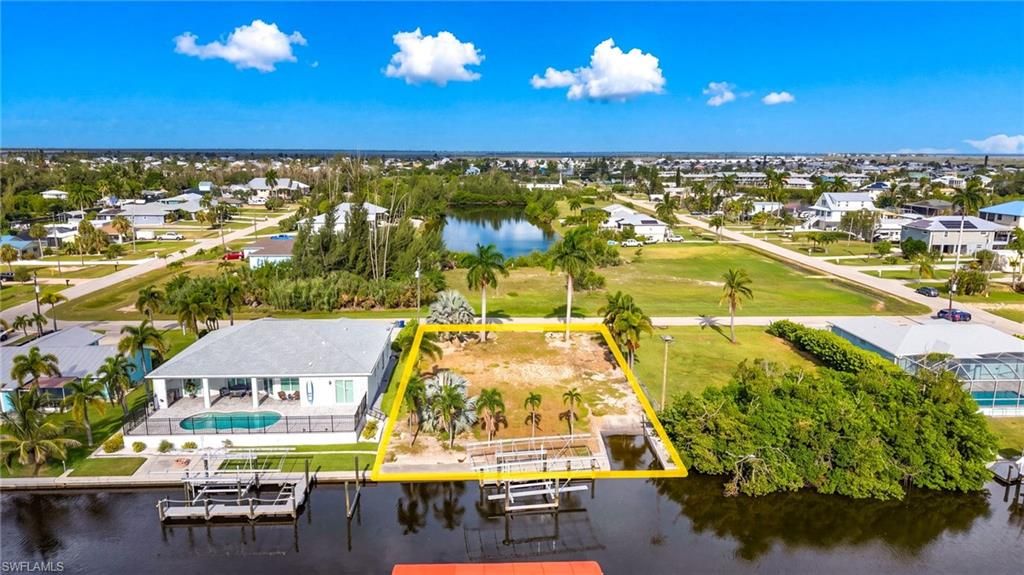 2744 Mangrove ST, ST. JAMES CITY, FL 33956 — exterior