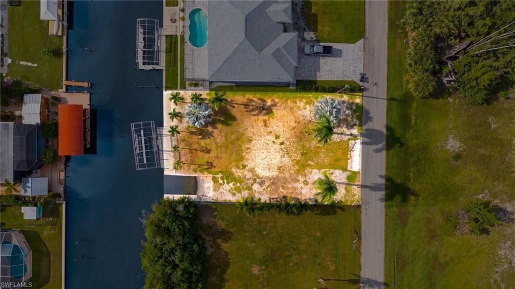 2744 Mangrove ST, ST. JAMES CITY, FL 33956 — photo 3