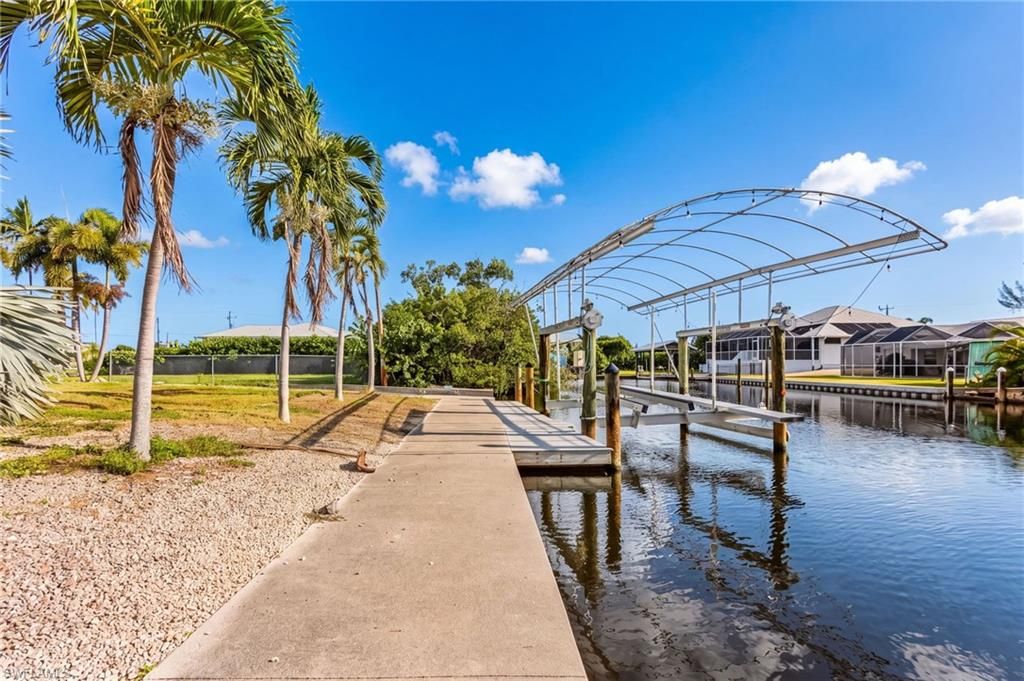 2744 Mangrove ST, ST. JAMES CITY, FL 33956 — photo 5