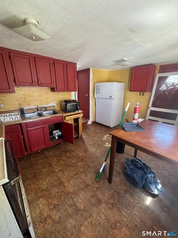 20 Alden Avenue, Enfield, CT 06082