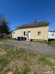 20 Alden Avenue, Enfield, CT 06082