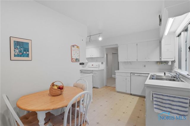 893 W Wooster Street, Bowling Green, OH 43402