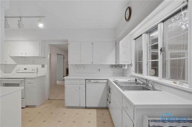 893 W Wooster Street, Bowling Green, OH 43402