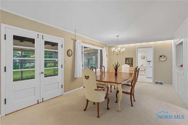 893 W Wooster Street, Bowling Green, OH 43402