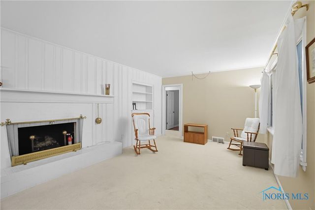 893 W Wooster Street, Bowling Green, OH 43402