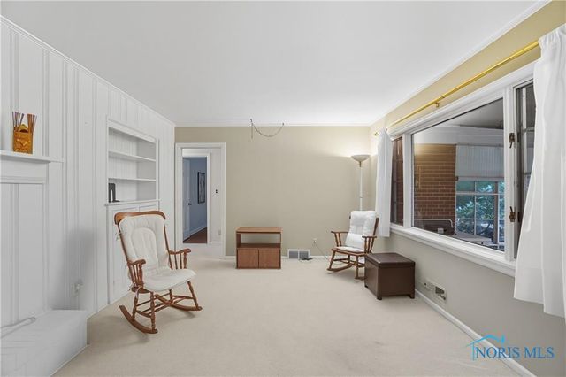 893 W Wooster Street, Bowling Green, OH 43402