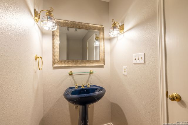 106 E Tanglewood, New Braunfels, TX 78130