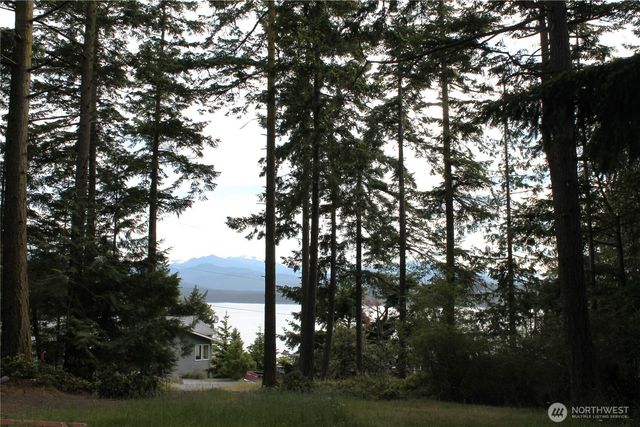 85 Quinault Loop, Port Townsend, WA 98368