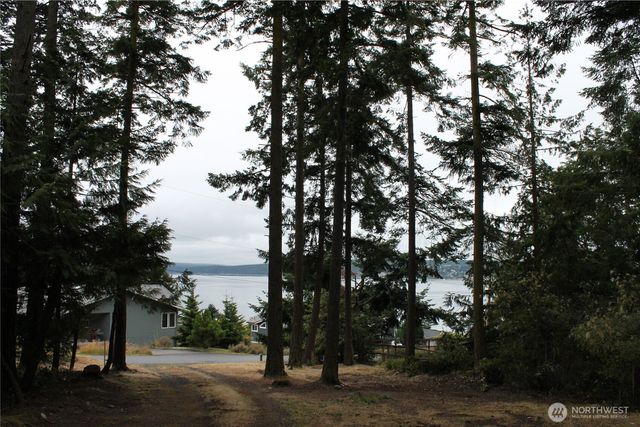 85 Quinault Loop, Port Townsend, WA 98368