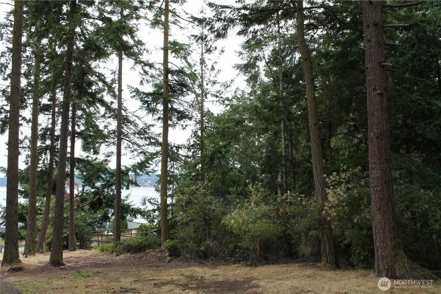 85 Quinault Loop, Port Townsend, WA 98368