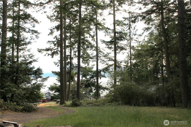 85 Quinault Loop, Port Townsend, WA 98368