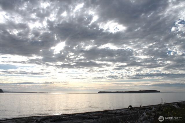 85 Quinault Loop, Port Townsend, WA 98368