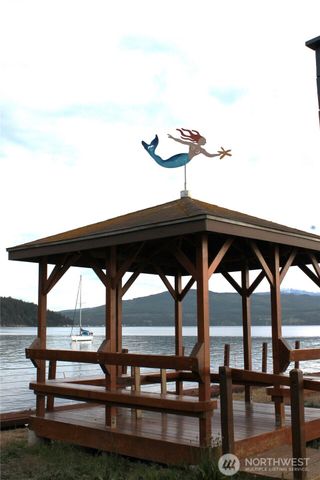 85 Quinault Loop, Port Townsend, WA 98368