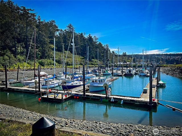 85 Quinault Loop, Port Townsend, WA 98368