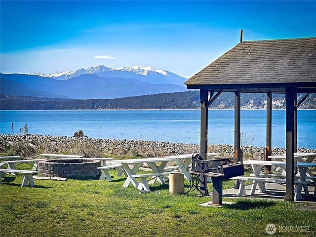 85 Quinault Loop, Port Townsend, WA 98368