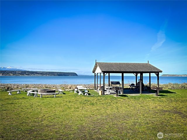 85 Quinault Loop, Port Townsend, WA 98368