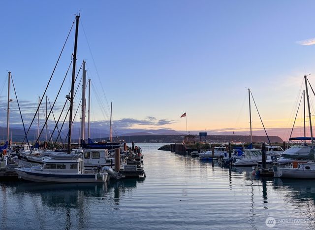 85 Quinault Loop, Port Townsend, WA 98368