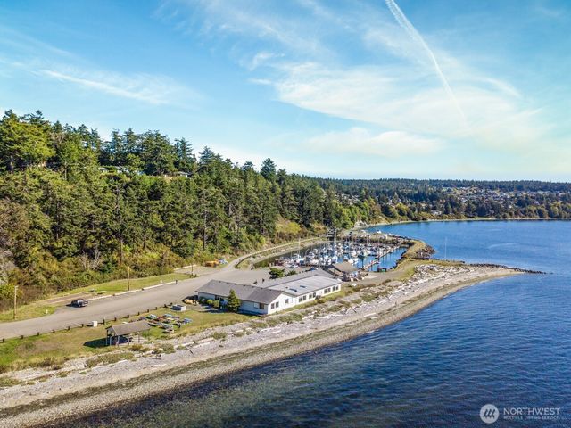 85 Quinault Loop, Port Townsend, WA 98368