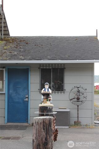 85 Quinault Loop, Port Townsend, WA 98368