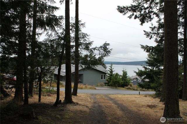 85 Quinault Loop, Port Townsend, WA 98368