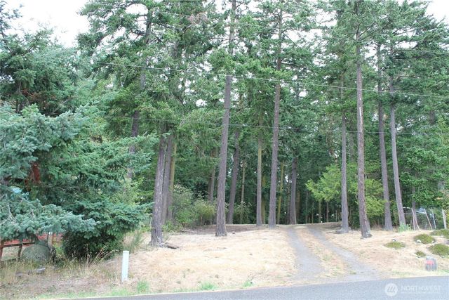 85 Quinault Loop, Port Townsend, WA 98368