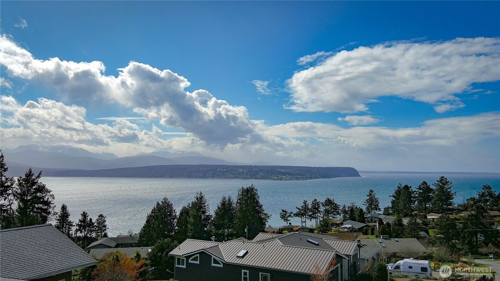 85 Quinault Loop, Port Townsend, WA 98368