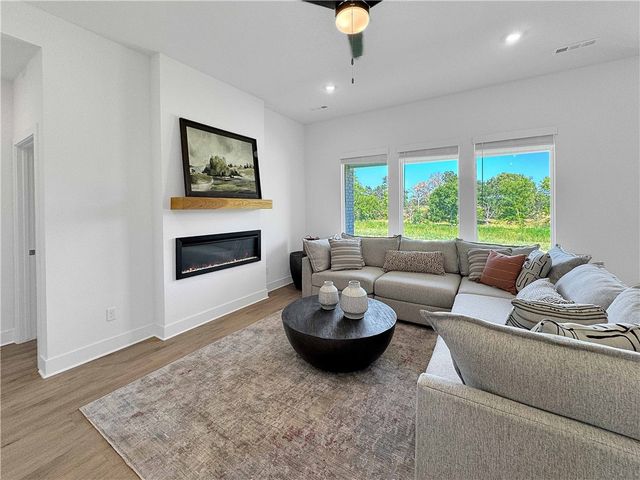 419 W Canada Drive, Farmington, AR 72730