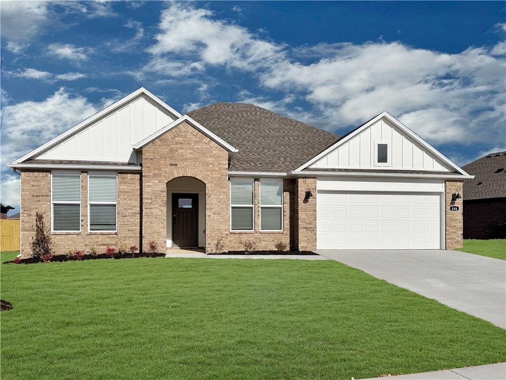 419 W Canada Drive, Farmington, AR 72730