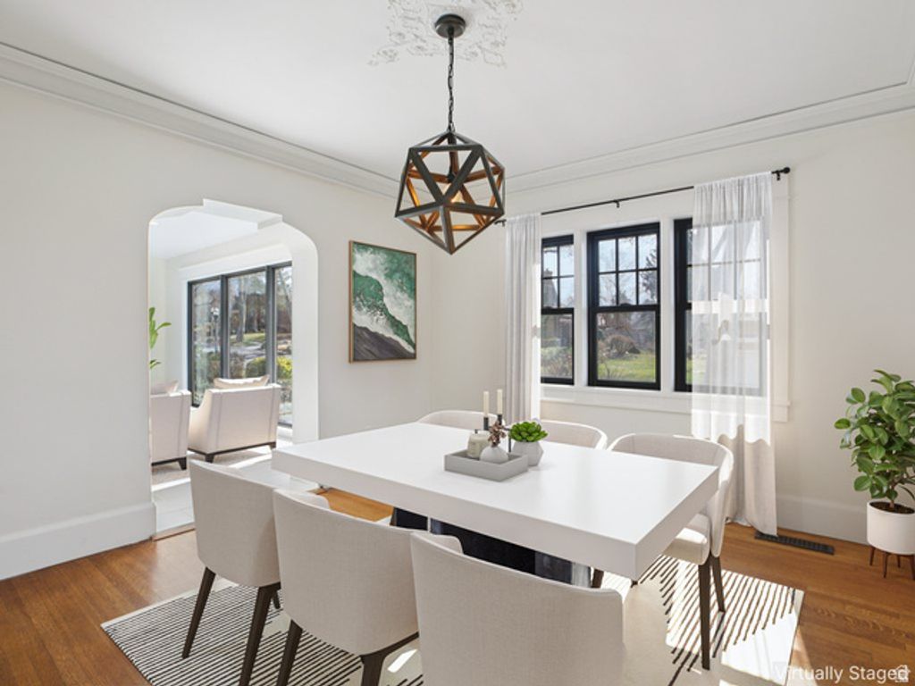 Image 11 of property listing at 1305 E LAIRD AVE, Salt Lake City, UT 84105