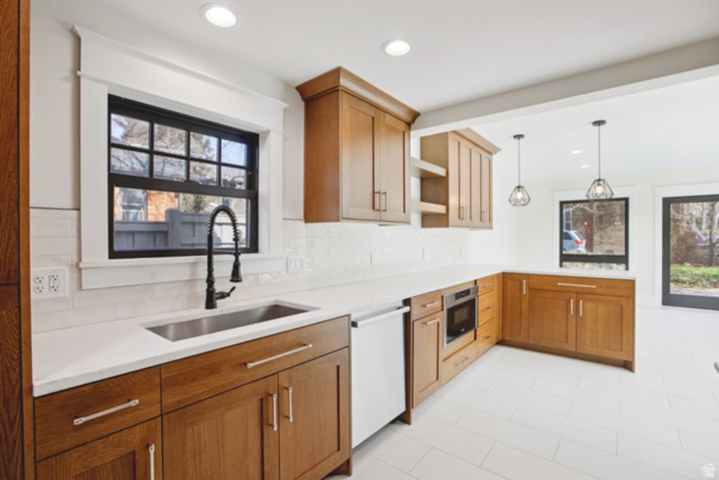 Image 21 of property listing at 1305 E LAIRD AVE, Salt Lake City, UT 84105