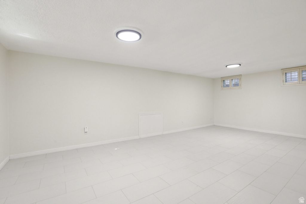 Image 32 of property listing at 1305 E LAIRD AVE, Salt Lake City, UT 84105