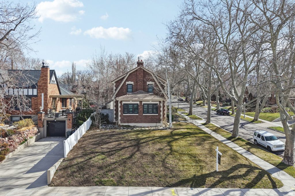 Image 39 of property listing at 1305 E LAIRD AVE, Salt Lake City, UT 84105