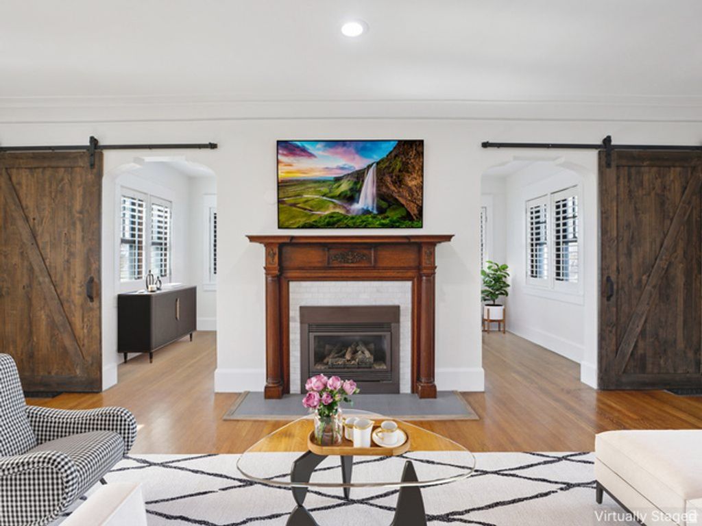 Image 6 of property listing at 1305 E LAIRD AVE, Salt Lake City, UT 84105