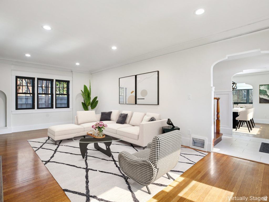 Image 8 of property listing at 1305 E LAIRD AVE, Salt Lake City, UT 84105