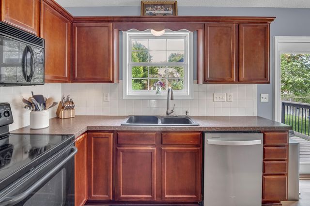 1603 E Cedar Tree St, Park City, KS 67219