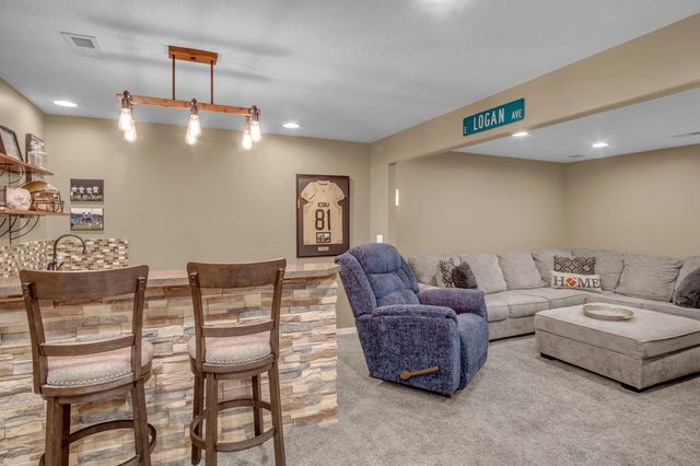 1603 E Cedar Tree St, Park City, KS 67219