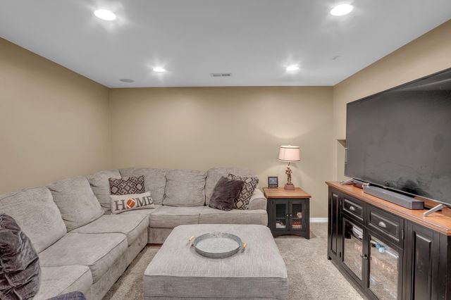 1603 E Cedar Tree St, Park City, KS 67219