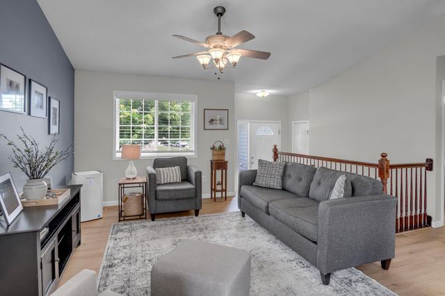 1603 E Cedar Tree St, Park City, KS 67219