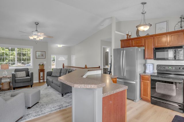 1603 E Cedar Tree St, Park City, KS 67219