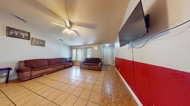 13745 E Bulah Avenue, Parlier, CA 93648