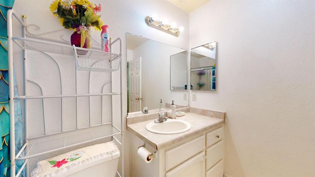 13745 E Bulah Avenue, Parlier, CA 93648