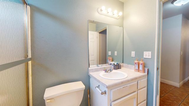 13745 E Bulah Avenue, Parlier, CA 93648