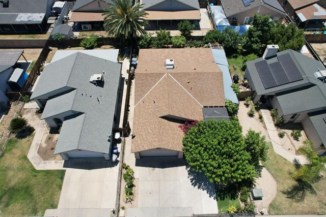13745 E Bulah Avenue, Parlier, CA 93648