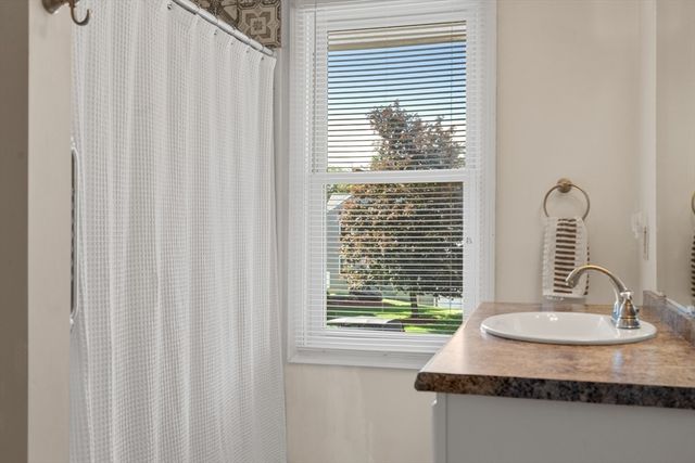 42 Sycamore Drive 42, Leominster, MA 01453