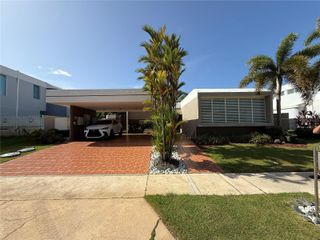 . TOPACIO STREET F-22, Dorado, PR 00646