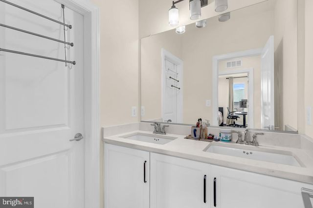 42322 SILLAS SQ, Brambleton, VA 20148