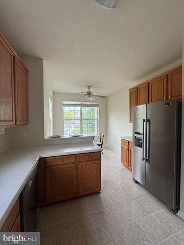 1 CARDIFF CT, West Windsor, NJ 08550