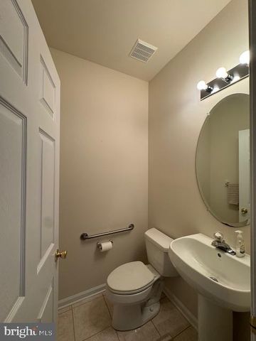 1 CARDIFF CT, West Windsor, NJ 08550